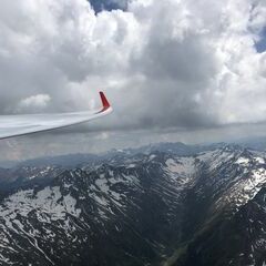 Flugwegposition um 13:43:14: Aufgenommen in der Nähe von Bezirk Surselva, Schweiz in 3171 Meter